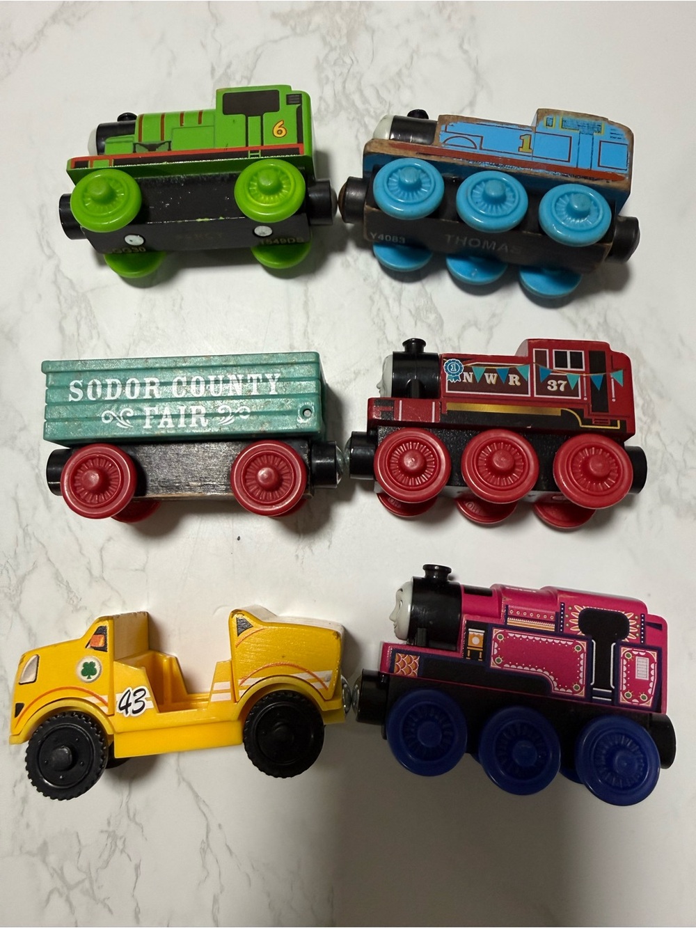 Thomas & Friends Wooden Railway Assorted Color Train Cars - Pack - Picture 2 of 4